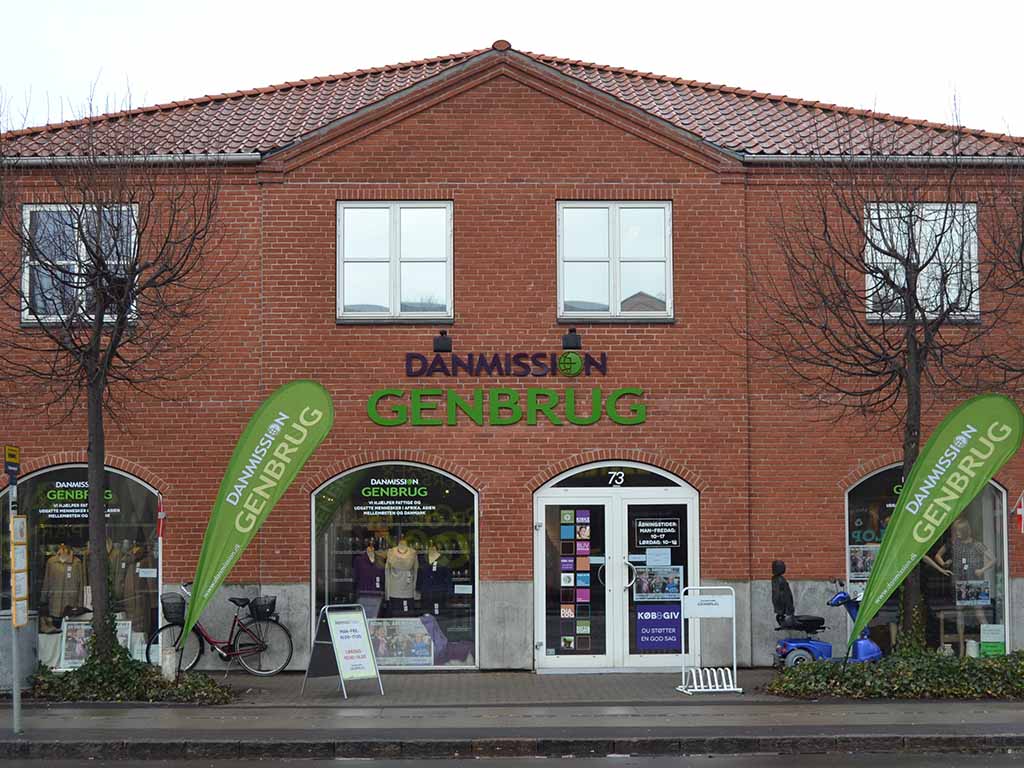 Besøg Danmission Genbrug Roskilde. Genbrugsbutik.
