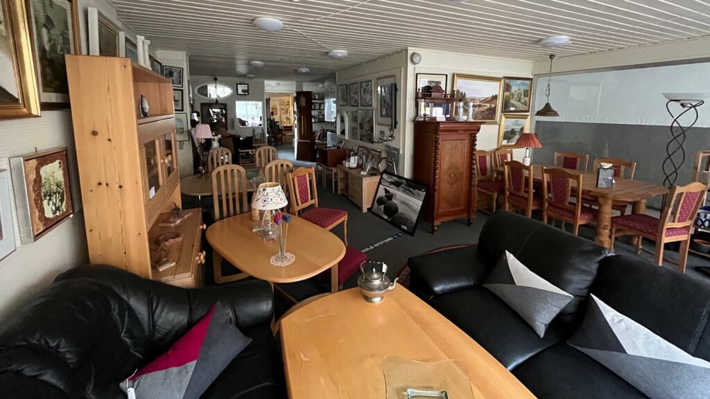Besøg Danmission Genbrug Bjerringbro. Genbrugsbutik.