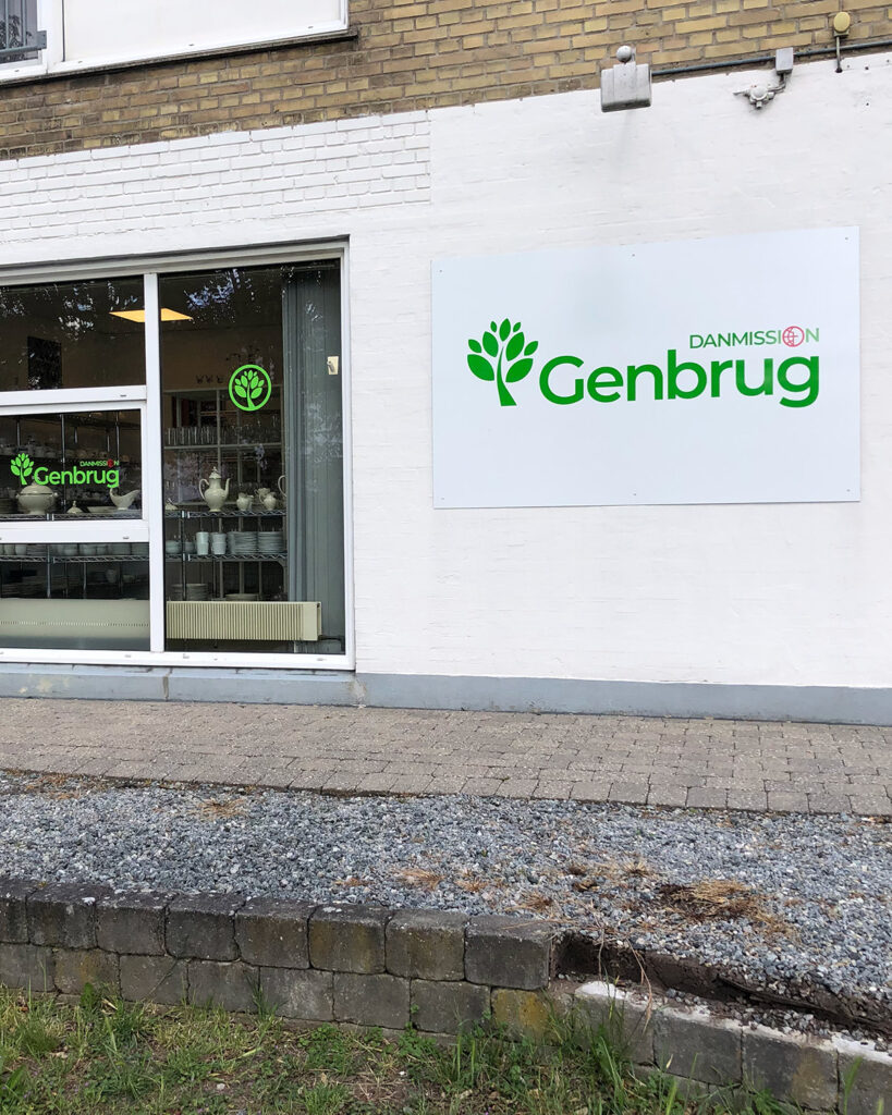 Besøg Danmission Genbrug Hedehusene. Genbrugsbutik.