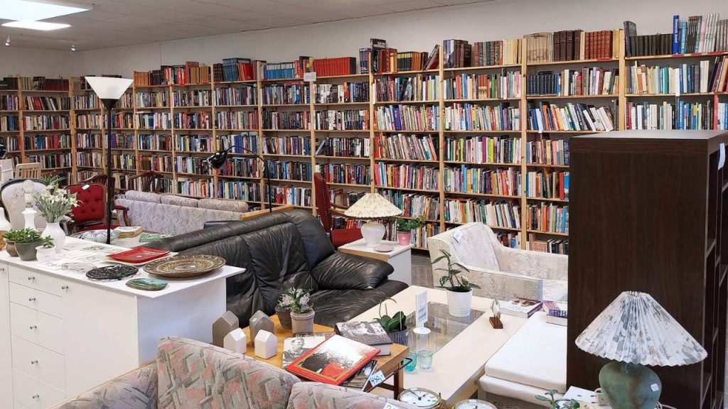 genbrug roskilde møbler og bøger