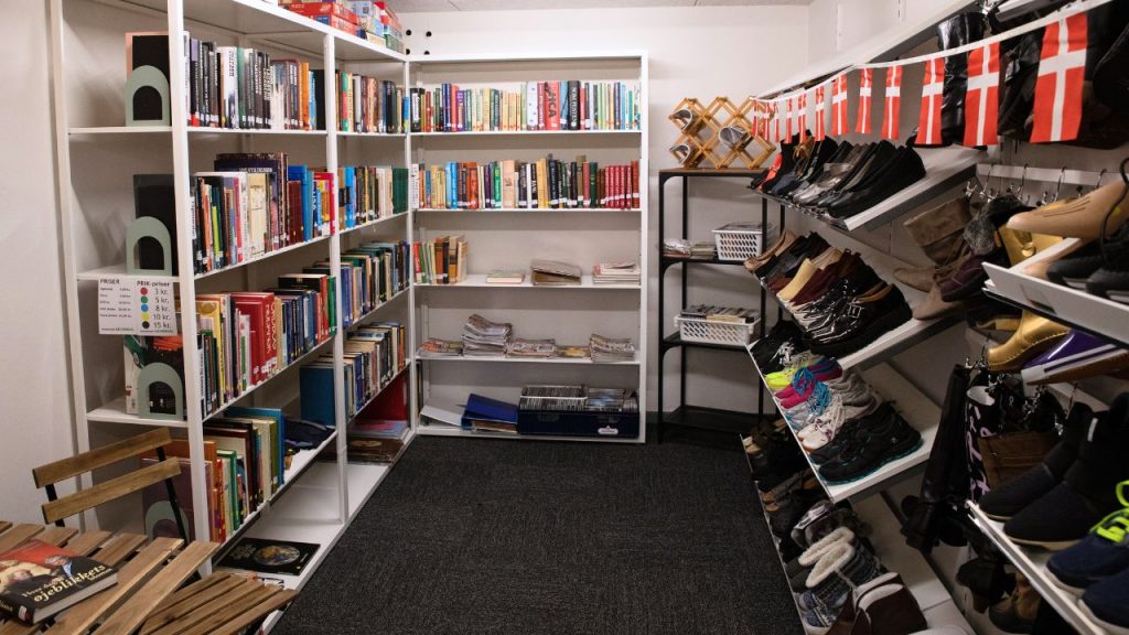 genbrug viborg bøger og sko